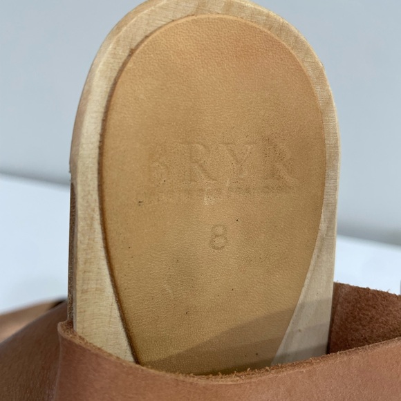 Bryr clogs two‎ tone gold and taupe size 8 - Picture 8 of 10